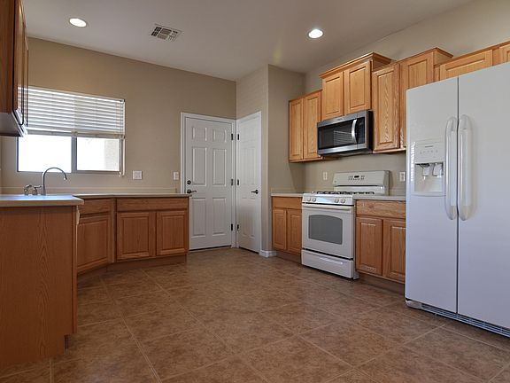 5th image of 625 W Calle Media Luz