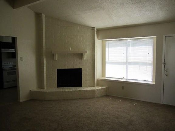 4th image of 2938 Pepperidge Dr