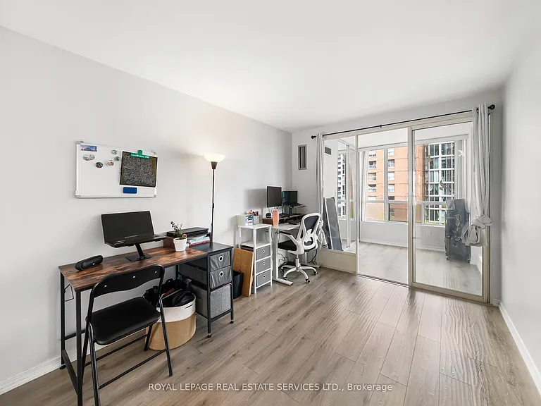 5785 Yonge St #601 — Photo 13