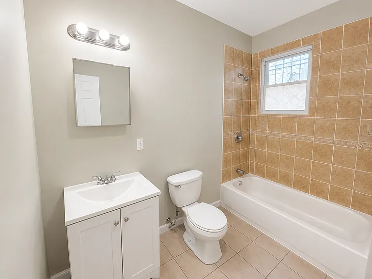 569 Hunterdon St #1 — Photo 3