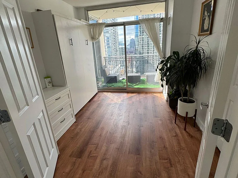 1250 S Michigan Ave #1702 — Photo 2