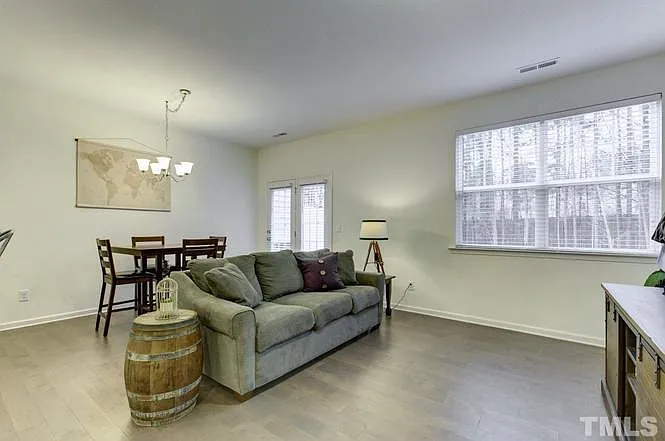 509 Commons Dr — Photo 11