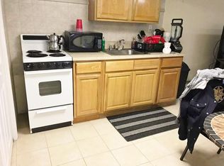 32 Henrietta St #1, Valley Stream, NY 11580