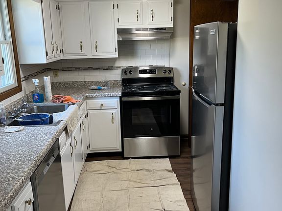 3rd image of 721 Colebrook St