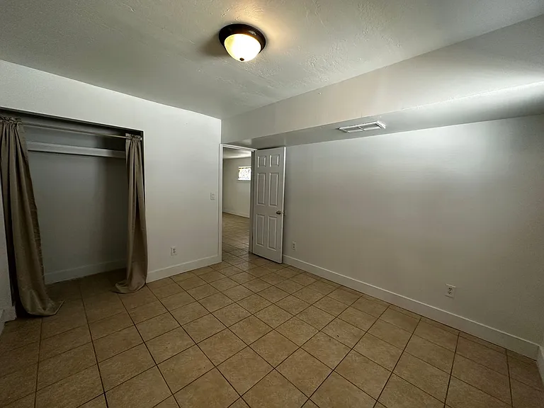13913 N Palm St #11 — Photo 7