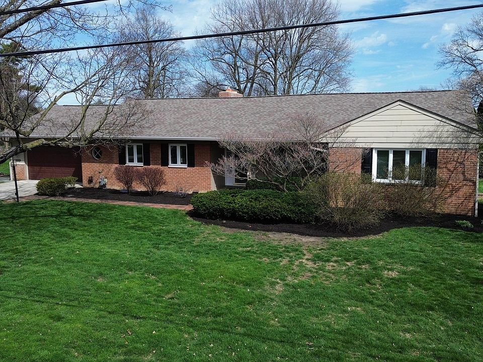 2nd image of 3860 Lyon Dr