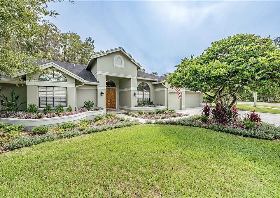 1st image of 875 Centerwood Dr
