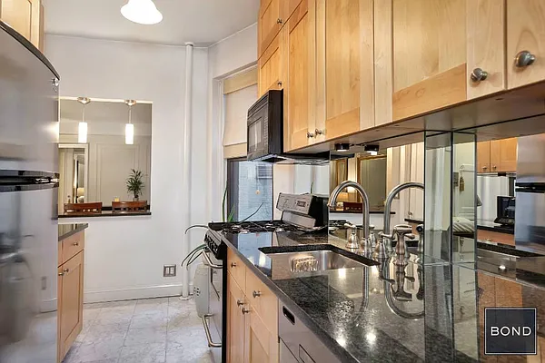 Sold by Bond New York | media 9