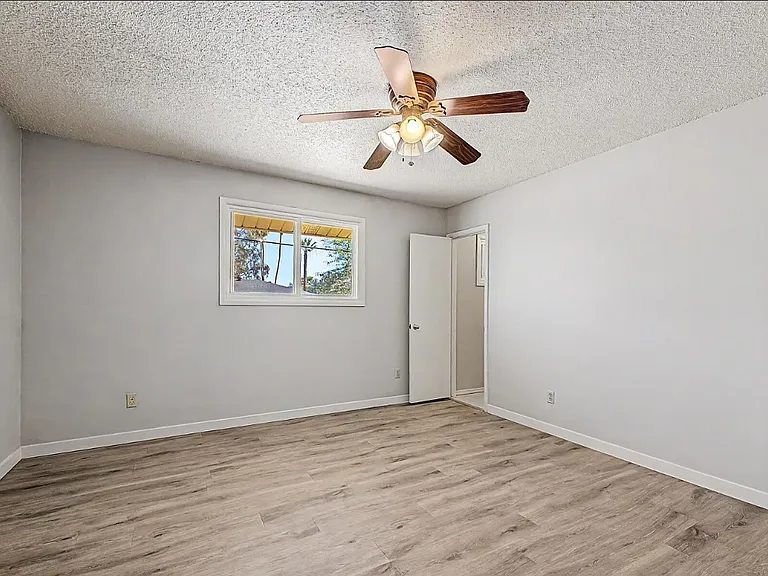 1000 E Loyola Dr — Photo 21