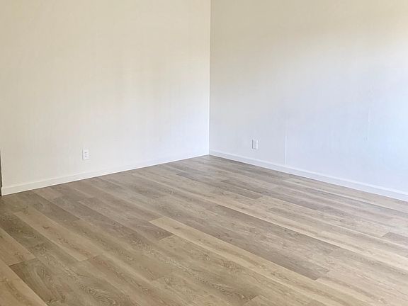 4th image of 2095 Radio Ave #C