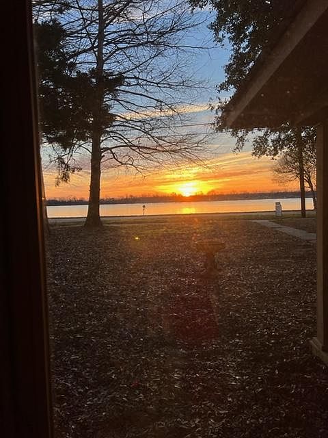 1st image of 707 N Lakeshore Dr