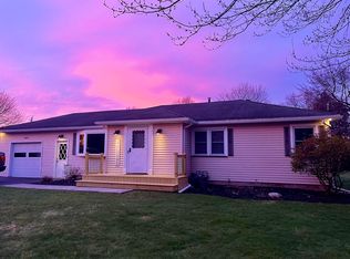 643 Beverly Dr, Webster, NY 14580