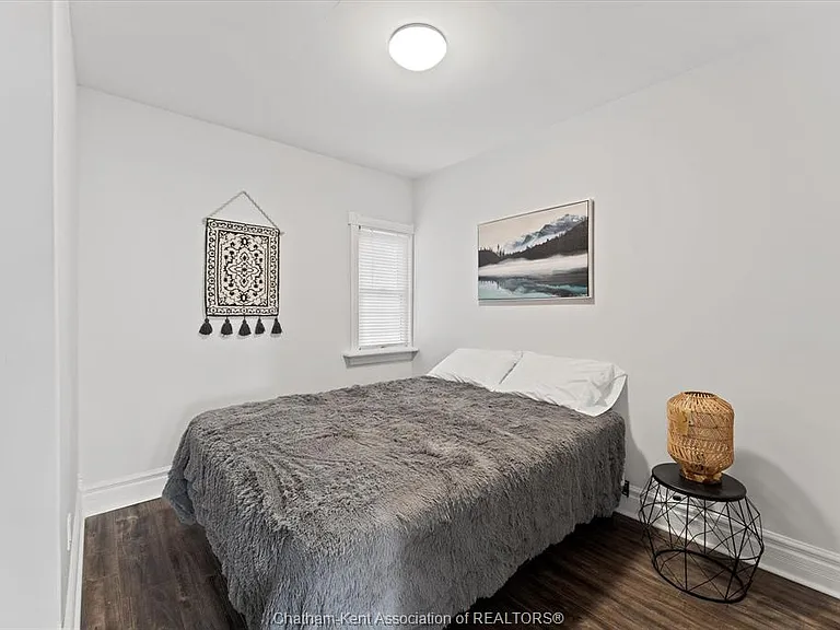 135 William St N #1 — Photo 7