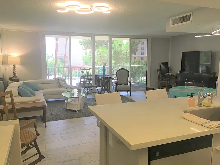 205 E Harmon Ave #503 — Photo 2