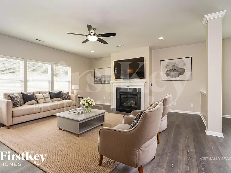 4670 Wesmar Ct — Photo 3