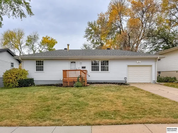 8103 Valley Rd, La Vista, NE 68128