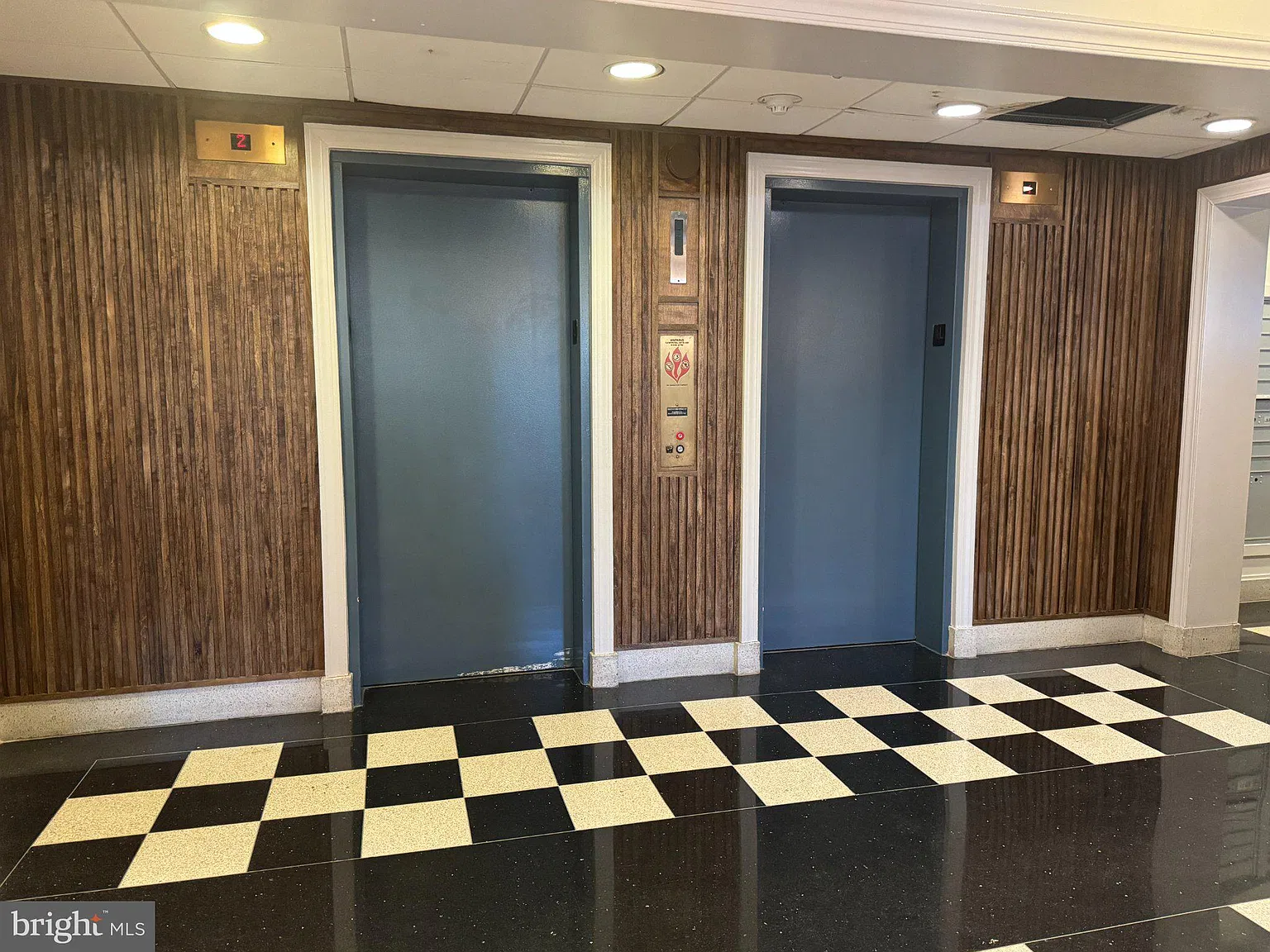 1 bed, 1.0 bath, 827 sqft, $1,995 — Photo 2