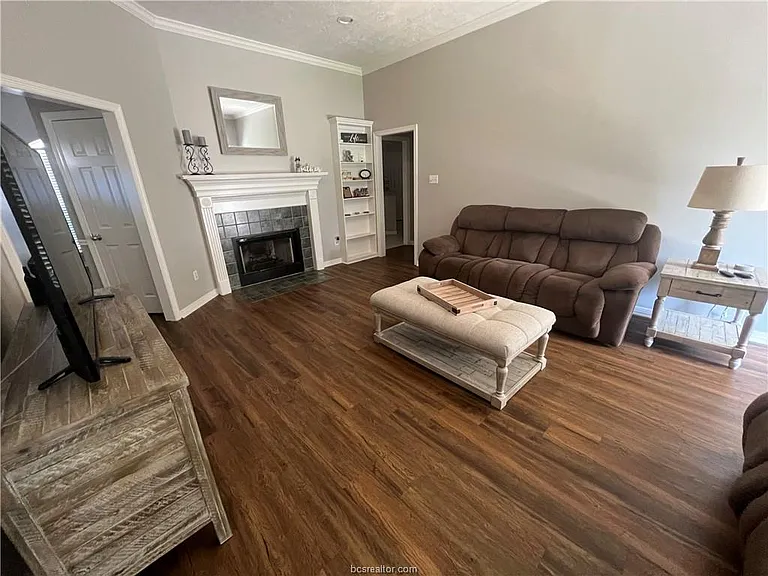 3742 Chantal Cir — Photo 7