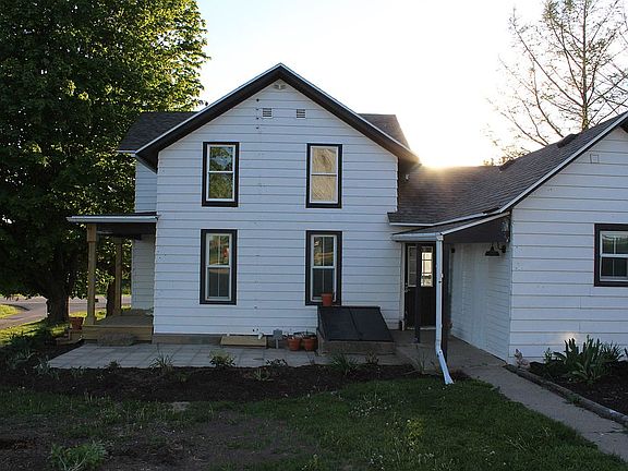 3rd image of 2095 N Freeport Rd
