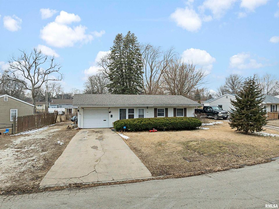 1st image of 1490 Meadow Dr