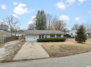 1490 Meadow Dr, Galesburg, IL 61401