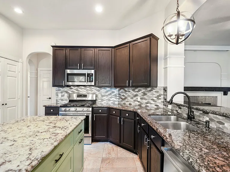 5802 Sawyer Bend Ln — Photo 12