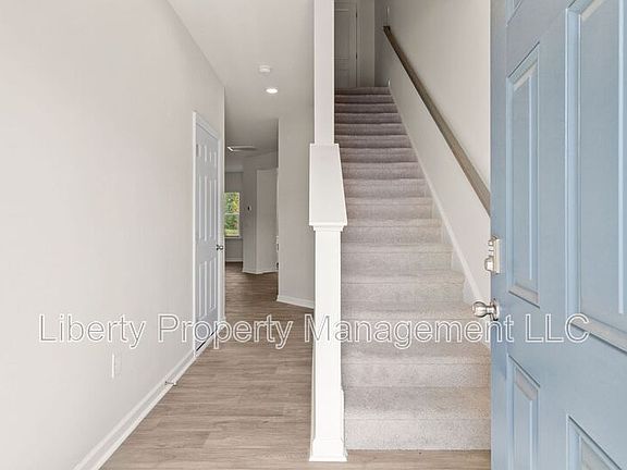 2nd image of 176 Starlight St