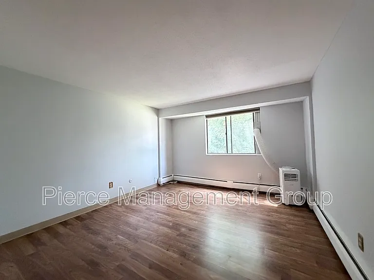 123 English Village Rd — Photo 9