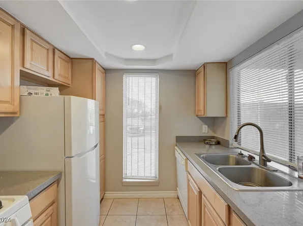 1440 Vegas Valley Dr APT 9, Las Vegas, NV 89169