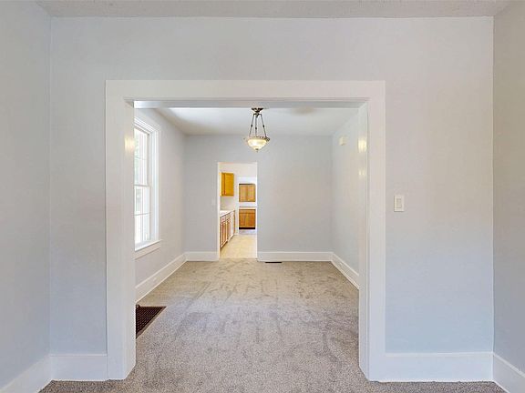 4th image of 213 Hillcrest Ave
