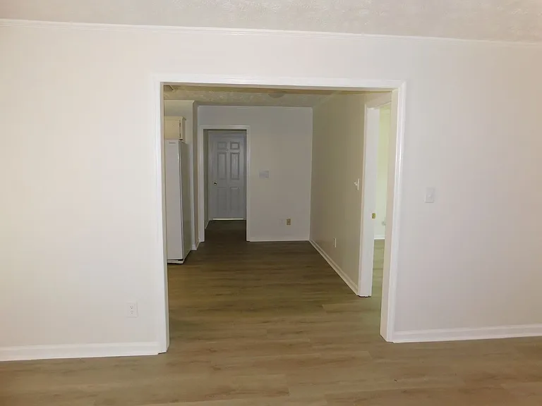 1302 Dunbar Dr — Photo 9