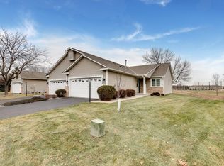 524 Deer Ridge Ln S, Maplewood, MN 55119