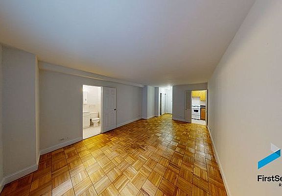 5th image of 250 E 73rd St APT 4a