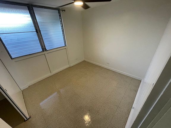 4th image of 1019 Pawaa Ln APT 14