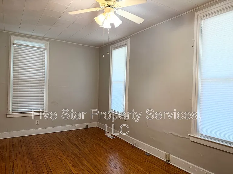 109 S Walnut St — Photo 9