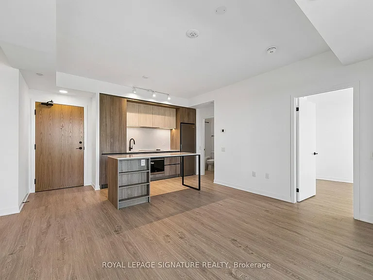 2495 Eglinton Ave W #908 — Photo 7