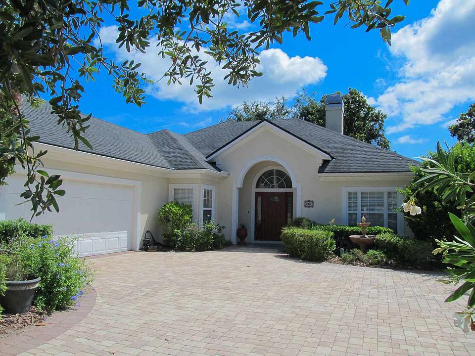 1st image of 802 Doral Ct