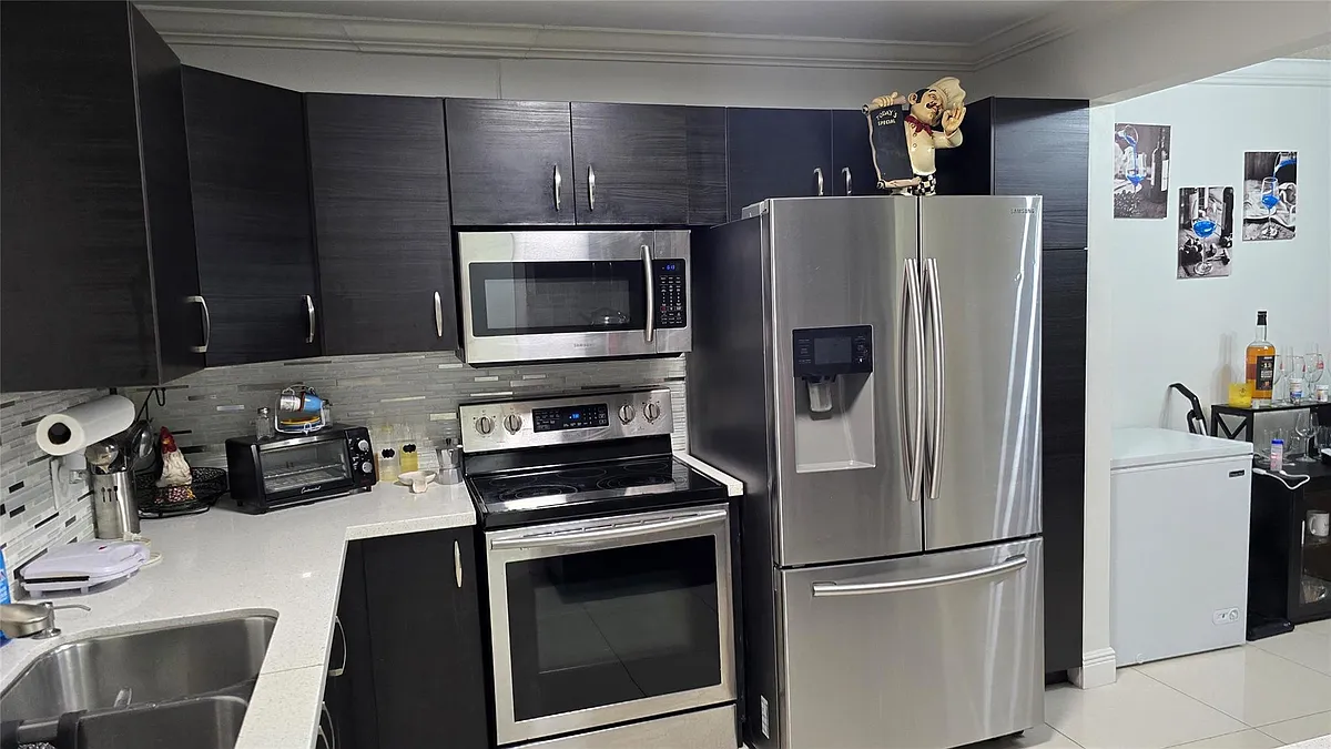 Building Photo - 5140 SW 40th Ave #26C