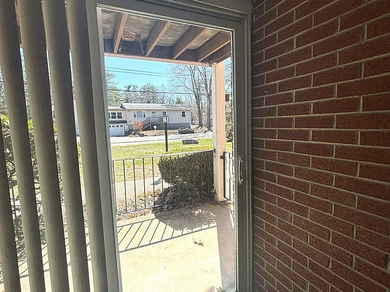 Governor Weare Apartments — Photo 24