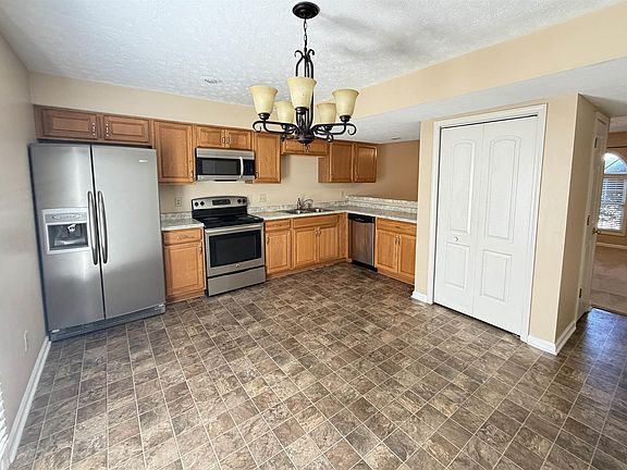 4th image of 770 E Sherwood Hills Dr