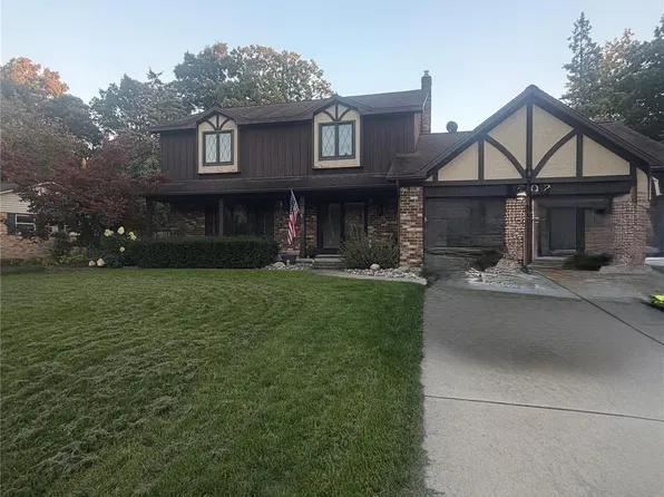 6302 Kings Pointe Rd, Grand Blanc, MI 48439
