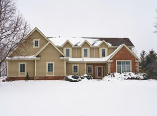 W331N3525 Maplewood Rd, Nashotah, WI 53058