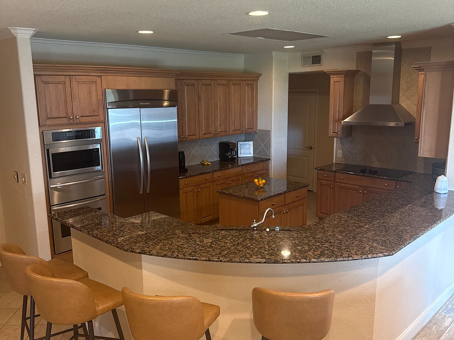 2 bed, 2.5 bath, 1800 sqft, $3,200 — Photo 3