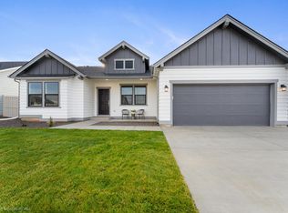 2460 Yamsay Dr #75, Medford, OR