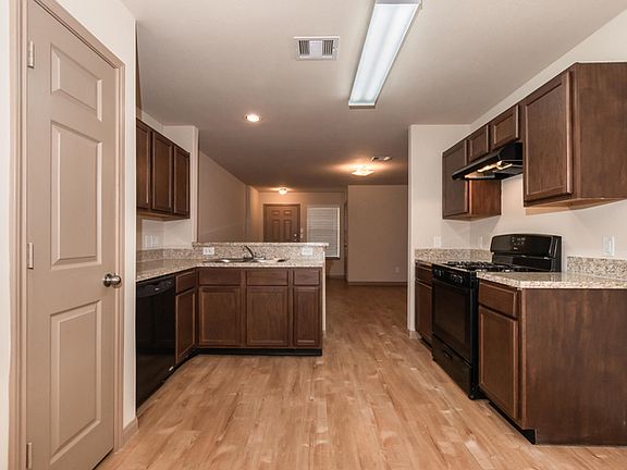 4th image of 19011 Dove Glen Dr