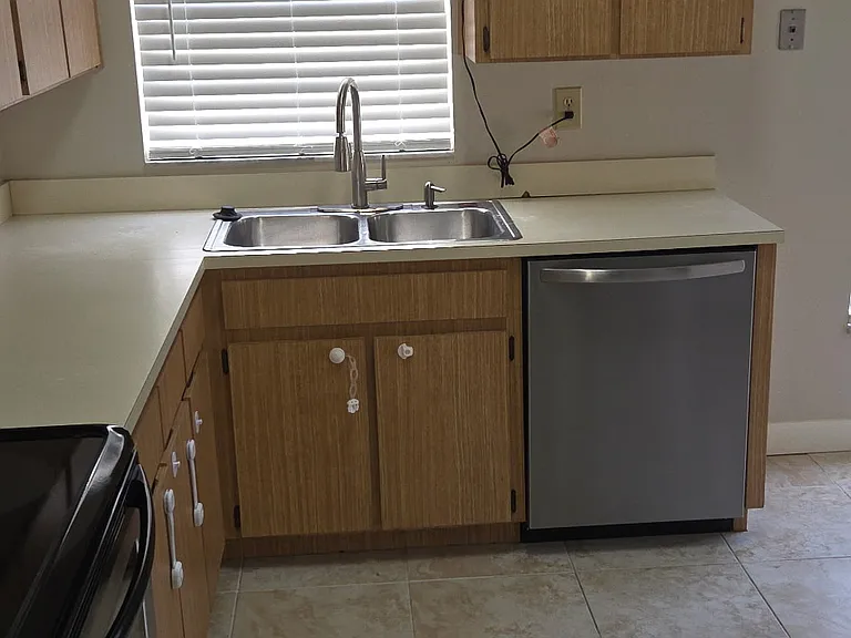 1811 Tarah Trace Dr — Photo 8