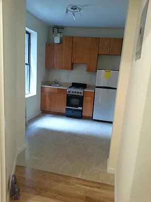 Rented by Allen Harris, LREB | media 24