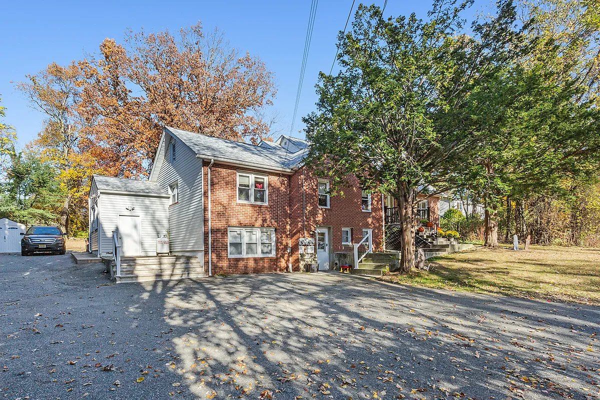 Building Photo - 76 Ridge Rd