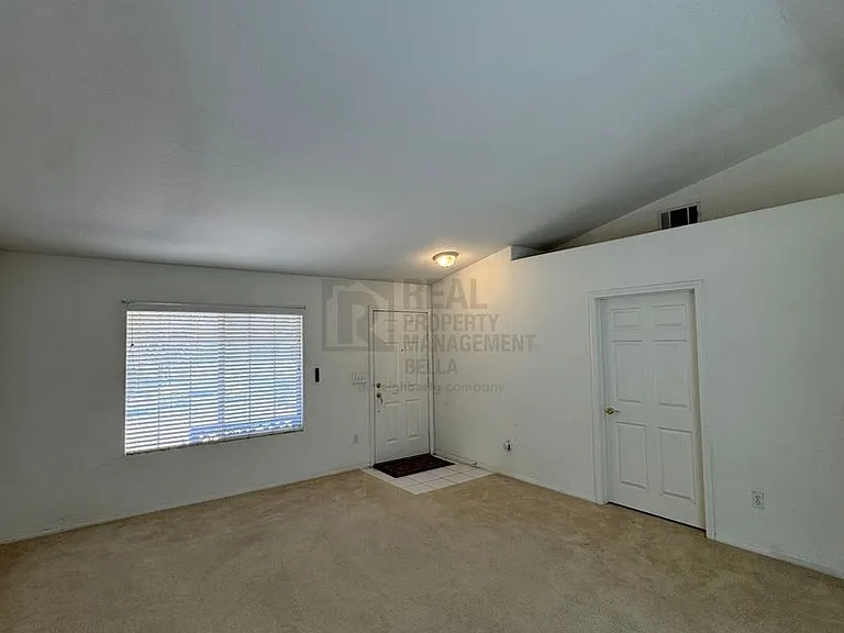 1266 Euclid St — Photo 4