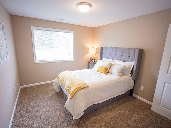 3rd image of 320 Allan Ave APT 310
